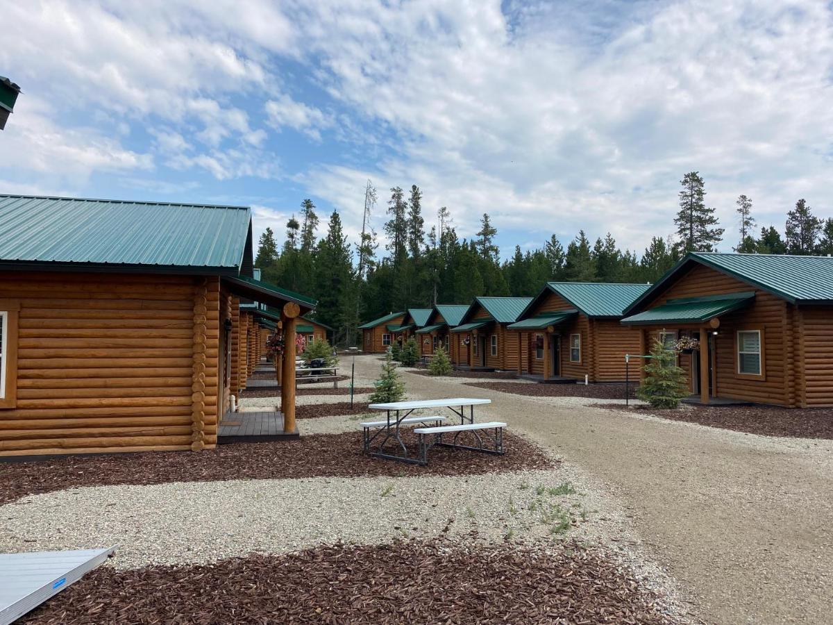 Cabin Village Island Park Exterior photo